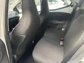 Toyota Aygo (2016) thumbnail 12