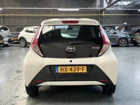 Toyota Aygo (2016) thumbnail 14