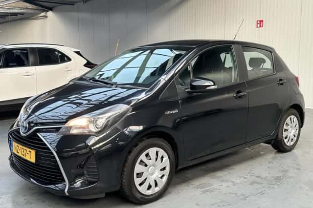 Toyota Yaris (2015) thumbnail 19
