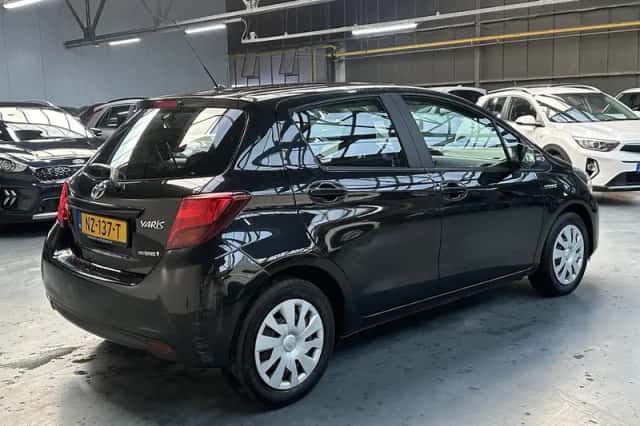 Toyota Yaris (2015) thumbnail 22