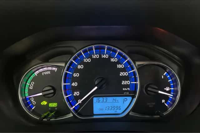 Toyota Yaris (2015) thumbnail 5