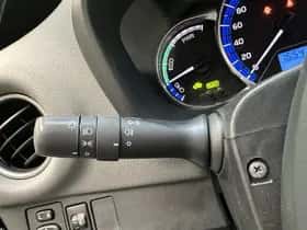 Toyota Yaris (2015) thumbnail 6