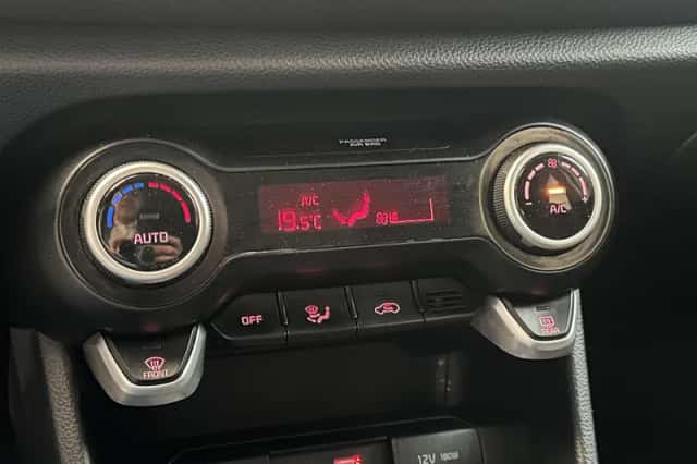 Kia Picanto (2017) thumbnail 15
