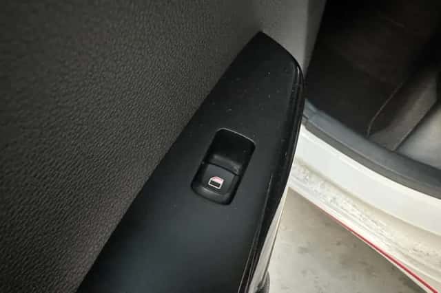 Kia Picanto (2017) thumbnail 18