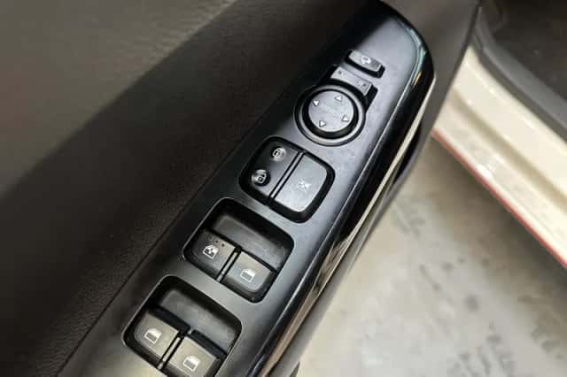 Kia Picanto (2017) thumbnail 3