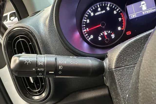 Kia Picanto (2017) thumbnail 6