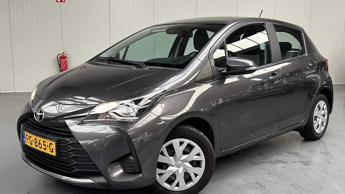 Toyota Yaris (2017) — foto 1