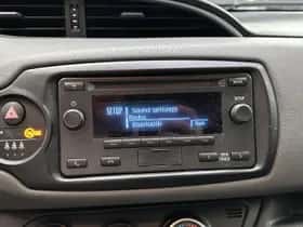 Toyota Yaris (2017) thumbnail 11