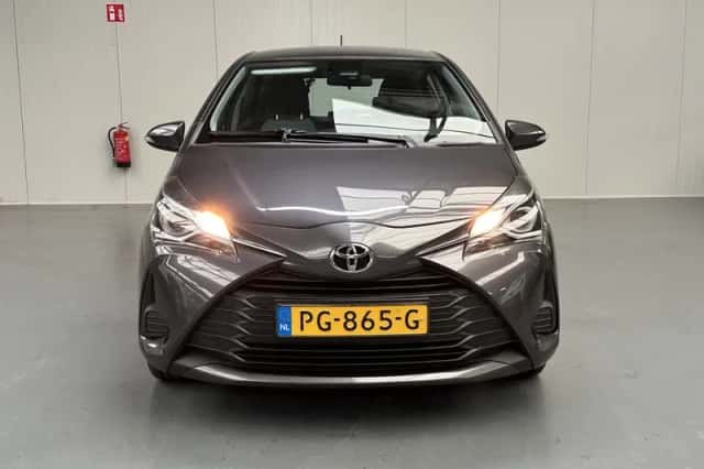 Toyota Yaris (2017) thumbnail 20