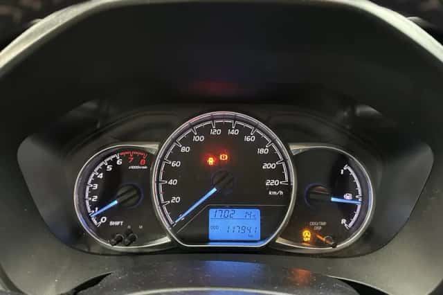 Toyota Yaris (2017) thumbnail 5