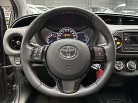 Toyota Yaris (2017) thumbnail 10