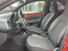 Toyota Aygo (2022) thumbnail 2