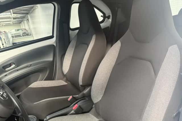 Toyota Aygo (2024) thumbnail 2