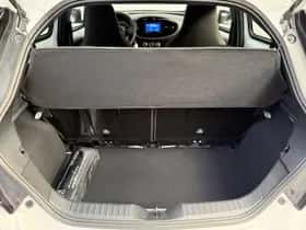 Toyota Aygo (2024) thumbnail 17