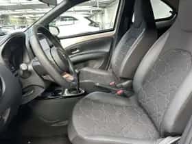 Toyota Aygo (2024) thumbnail 2