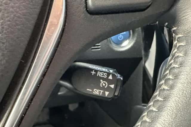 Toyota Auris (2018) thumbnail 12