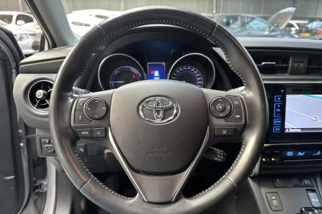 Toyota Auris (2018) thumbnail 3