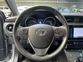 Toyota Auris (2018) thumbnail 3