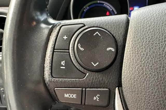 Toyota Auris (2018) thumbnail 4