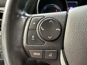 Toyota Auris (2018) thumbnail 4
