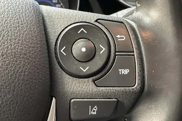 Toyota Auris (2018) thumbnail 5