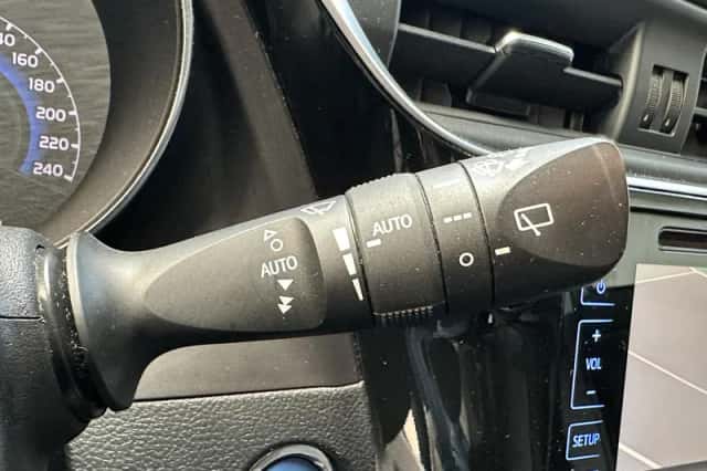 Toyota Auris (2018) thumbnail 7