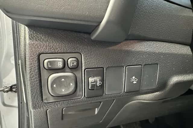 Toyota Auris (2018) thumbnail 8
