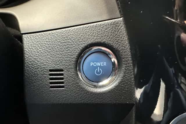 Toyota Auris (2018) thumbnail 9