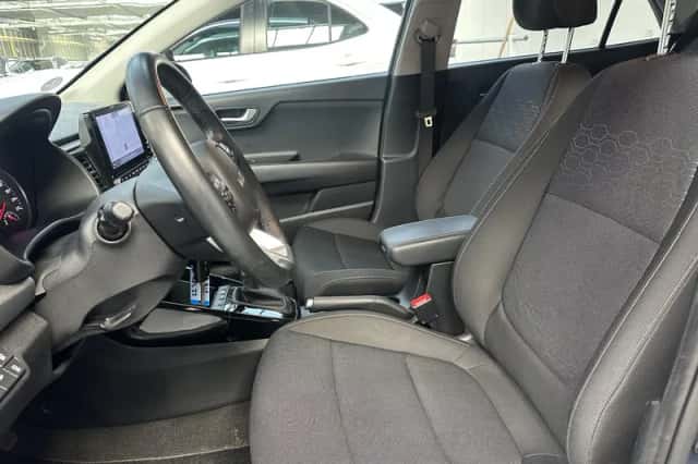 Kia Rio (2022) thumbnail 2