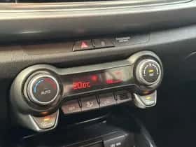 Kia Rio (2022) thumbnail 11