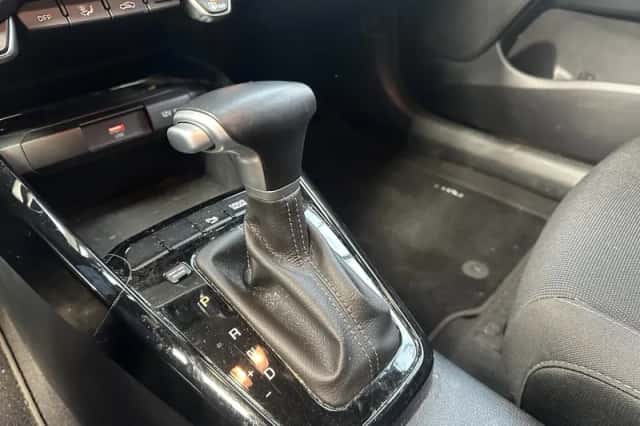 Kia Rio (2022) thumbnail 16