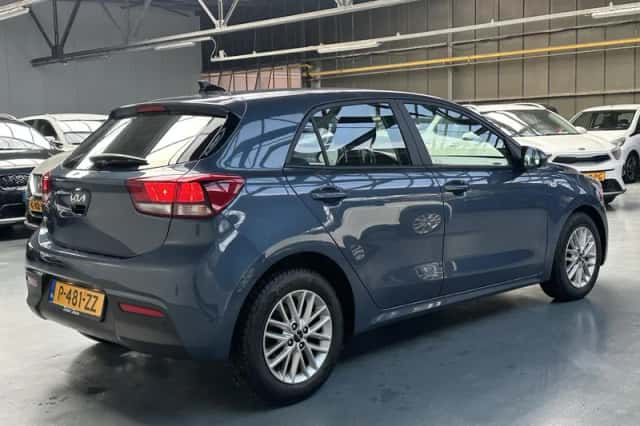 Kia Rio (2022) thumbnail 18