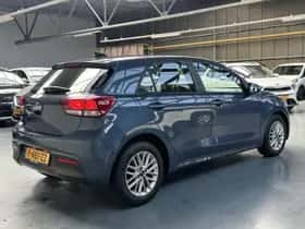 Kia Rio (2022) thumbnail 18