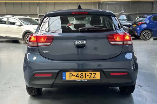 Kia Rio (2022) thumbnail 19