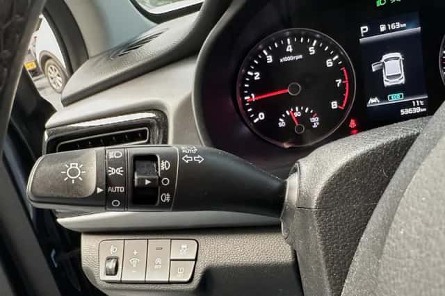 Kia Rio (2022) thumbnail 6