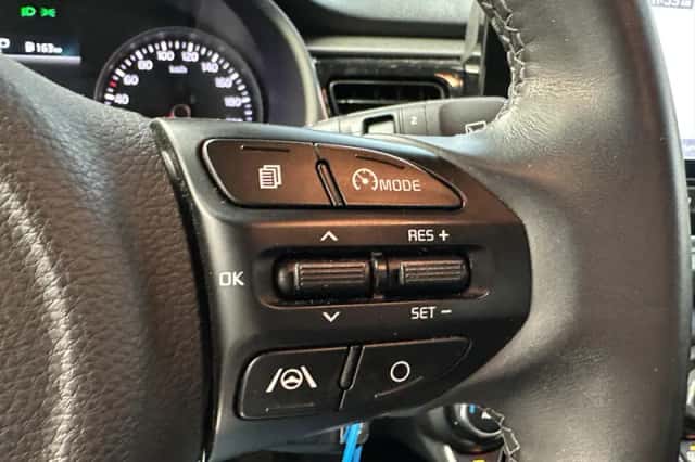 Kia Rio (2022) thumbnail 9