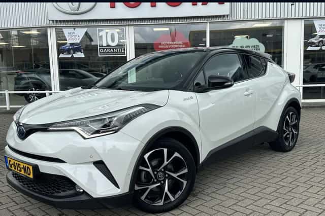 Toyota C-HR (2019) thumbnail 1