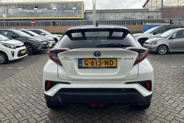 Toyota C-HR (2019) thumbnail 12