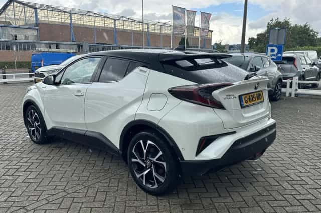 Toyota C-HR (2019) thumbnail 13