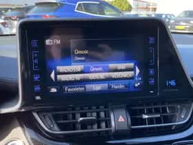Toyota C-HR (2018) thumbnail 12