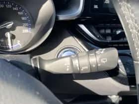 Toyota C-HR (2018) thumbnail 14
