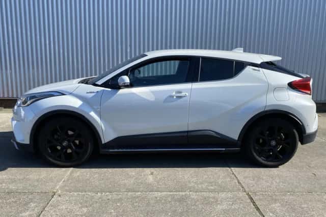 Toyota C-HR (2018) thumbnail 23