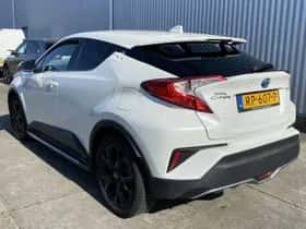 Toyota C-HR (2018) thumbnail 24