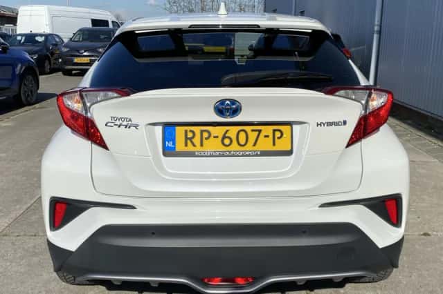 Toyota C-HR (2018) thumbnail 25