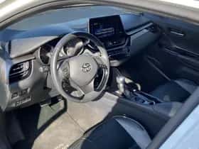 Toyota C-HR (2018) thumbnail 4