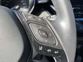Toyota C-HR (2018) thumbnail 10