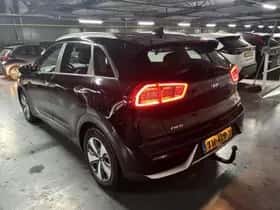 Kia Niro (2018) thumbnail 17