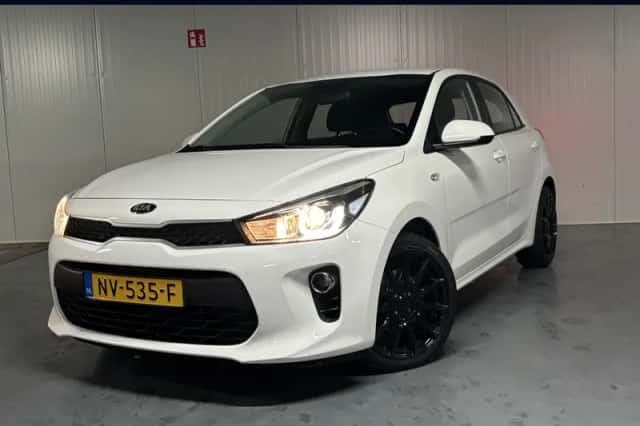 Kia Rio (2017) thumbnail 1