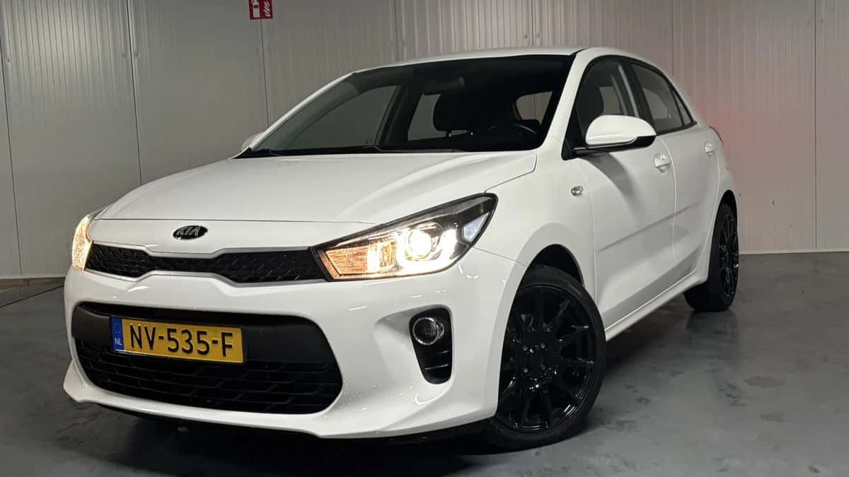 Kia Rio (2017) — foto 1