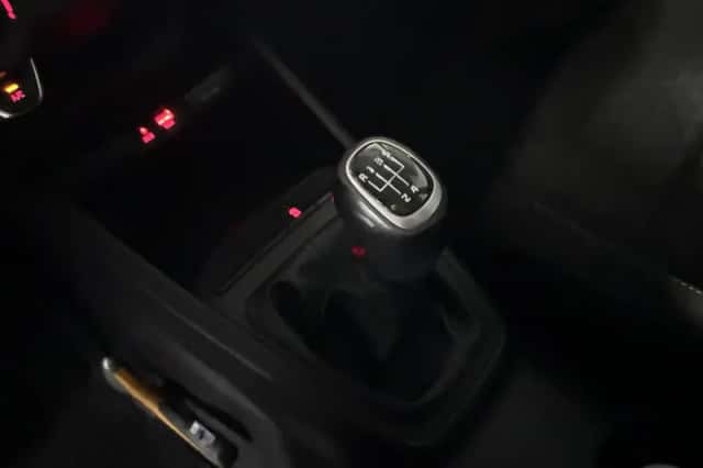 Kia Rio (2017) thumbnail 14